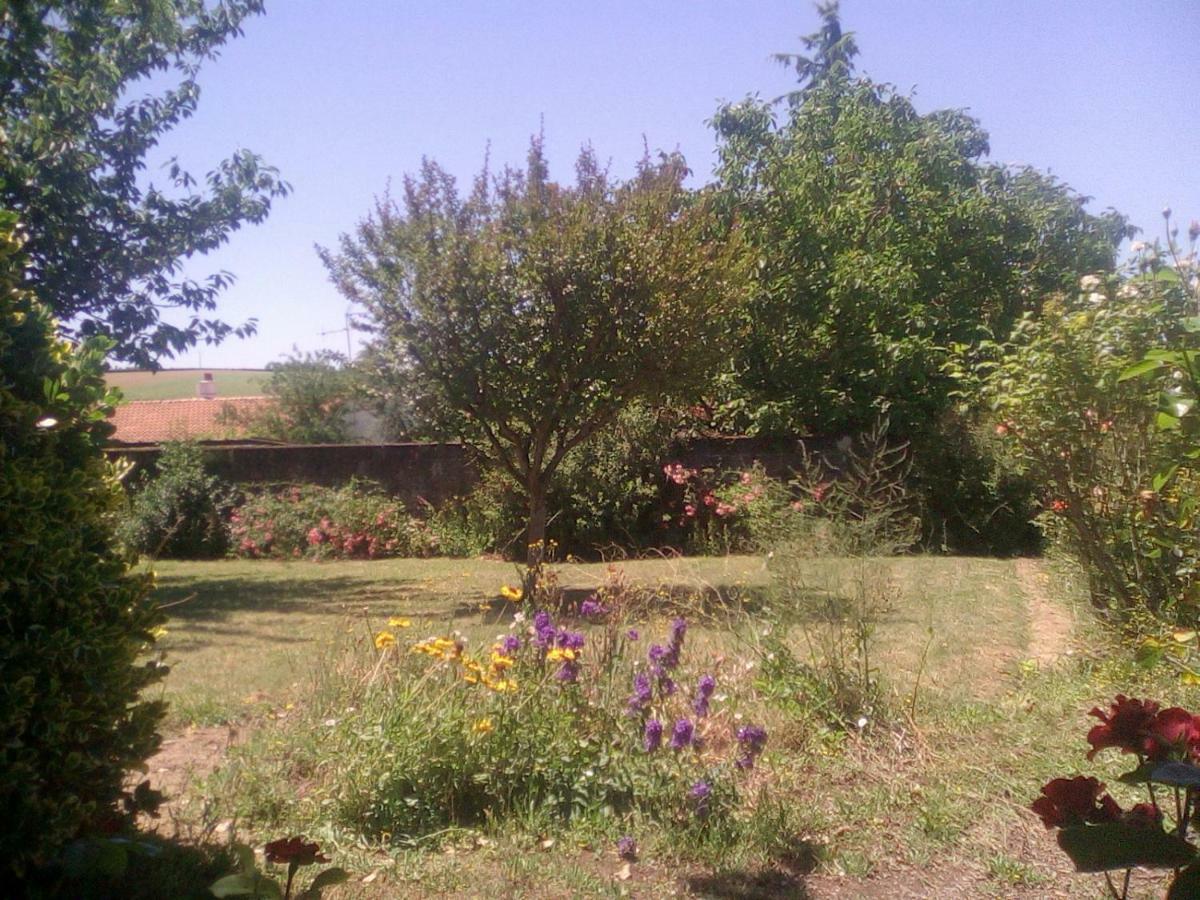 Le Gite De Reaumur Exterior photo